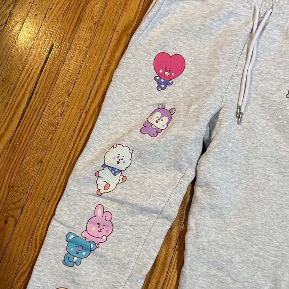 BT21 x Cakeworthy Joggers - Picture 2 of 6